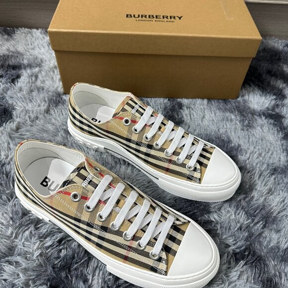 Burberry White and Brown Sneakers - Picture 1 of 7